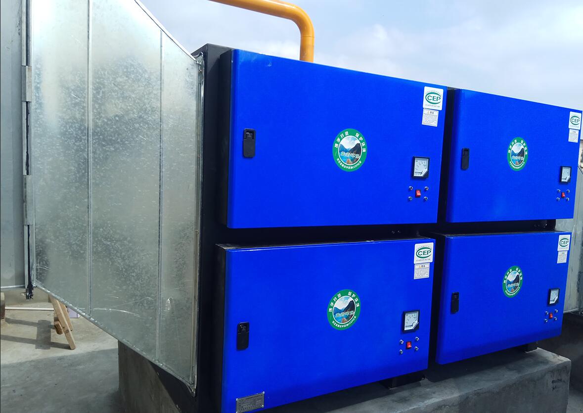 商超油煙集中治理&mdash;&mdash;某商場(chǎng)餐飲油煙